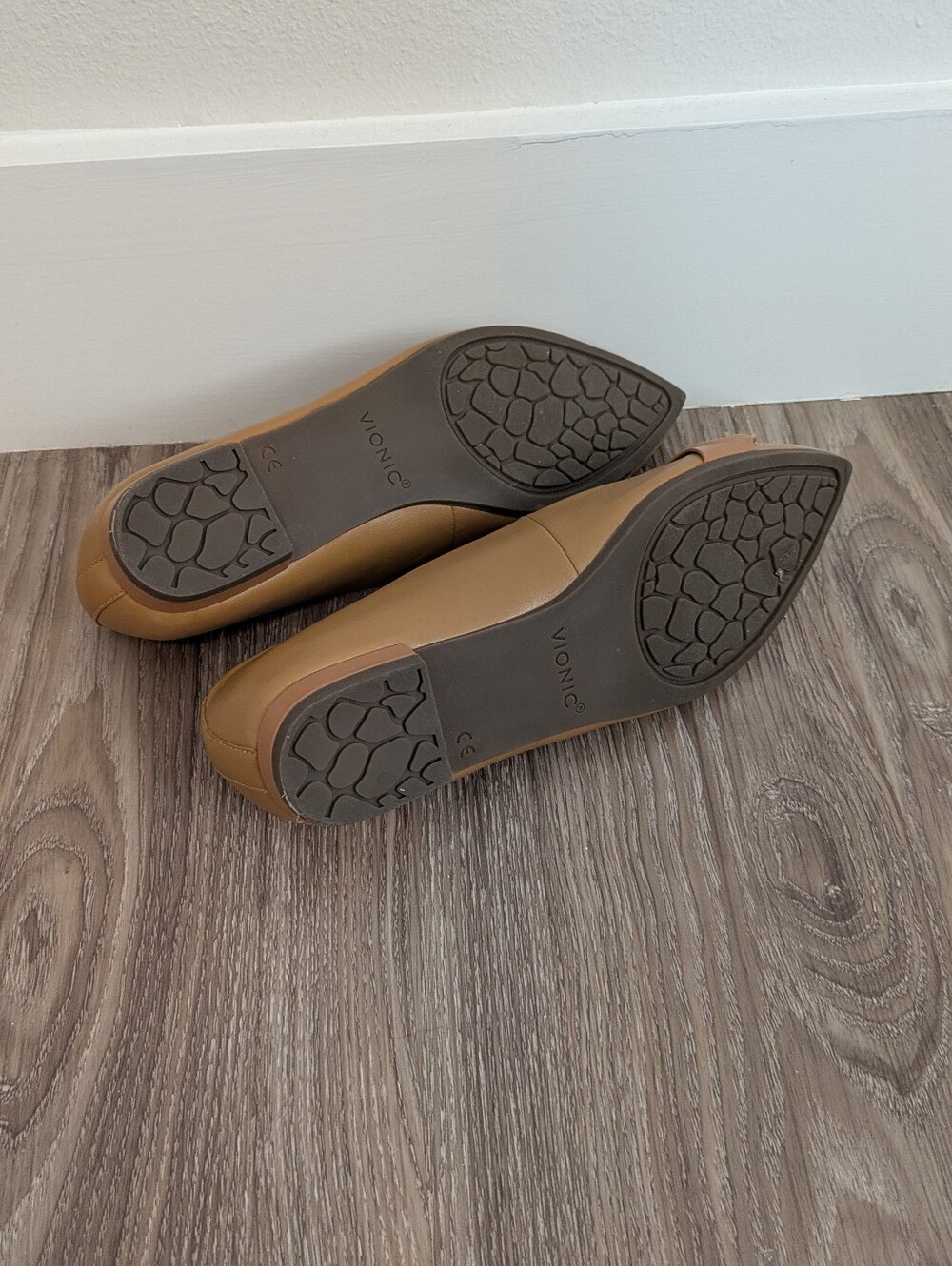 Vionic Flats - Picture 3 of 4